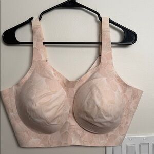 Elegant Floral Women's Bra in Cream